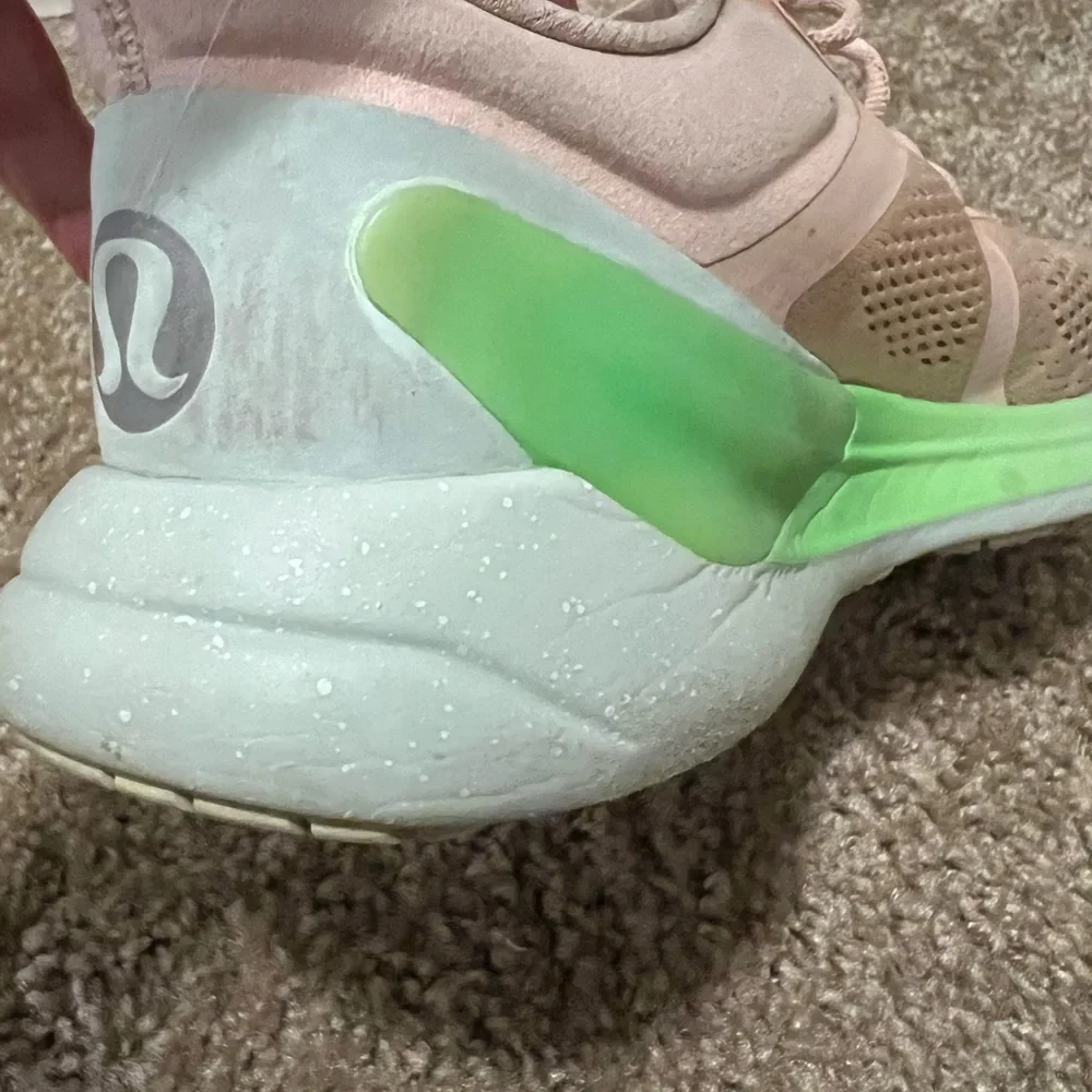 Lululemon BlissFeel‎ run sneaker 8.5